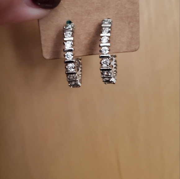 Earrings - Picture 7 of 7